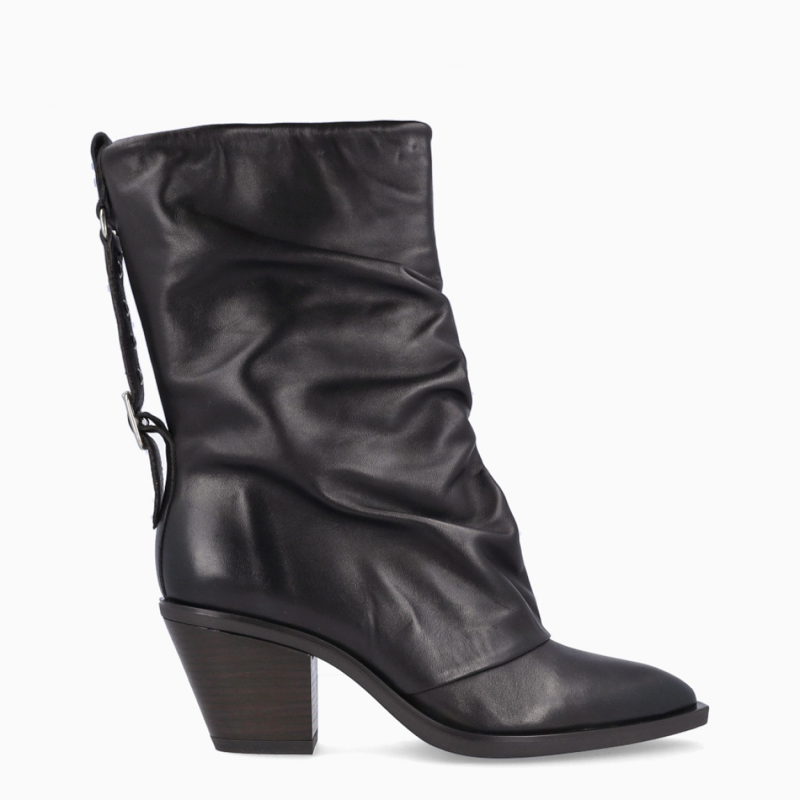 Botines de la marca Munné, modelo THE. Botines elaborados en piel con efecto corrugado de color marrón oscuro. Botines con punta lápiz y tacón grueso de 6cm de altura. Detalle de hebilla en parte de atrás. Interior en piel color beig. Botines Munné THE, ideales para esta temporada, su diseño le aportará estilo, elegancia y comodidad a tus looks!