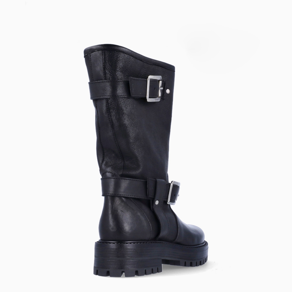 Botas estilo motera de la marca Itse, modelo AMSTERDAM. Botas elaboradas en piel color negro con puntera redonda. Botas con doble hebilla plateadas en parte exterior. Cierre con cremallera. Suela de botas Itse con suela plana para máxima comodidad. Botas Itse AMSTERDAM, ideales para tu día a día!