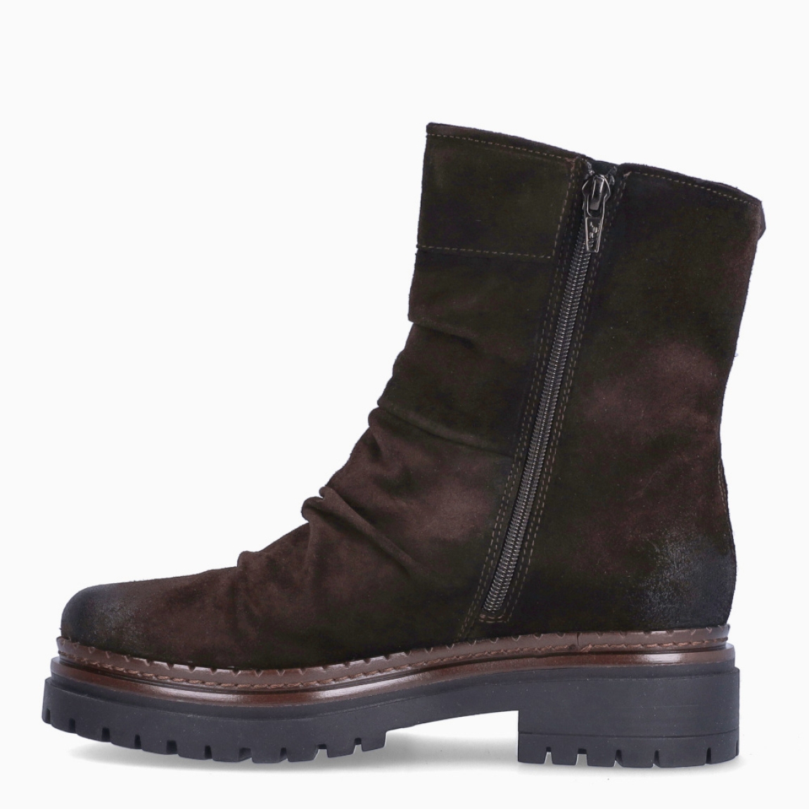 Botines de la marca MJUS, modelo CARMELINA. Botines en piel efecto corrugado y desgastado de color marrón oscuro. Puntera redonda y suela dentada con tacón de 3cm de altura para máxima comodidad. Cierre con cremallera. Botines MJUS CARMELINA, un complemento diseñado con estilo ubano, resistente para todo el día!
