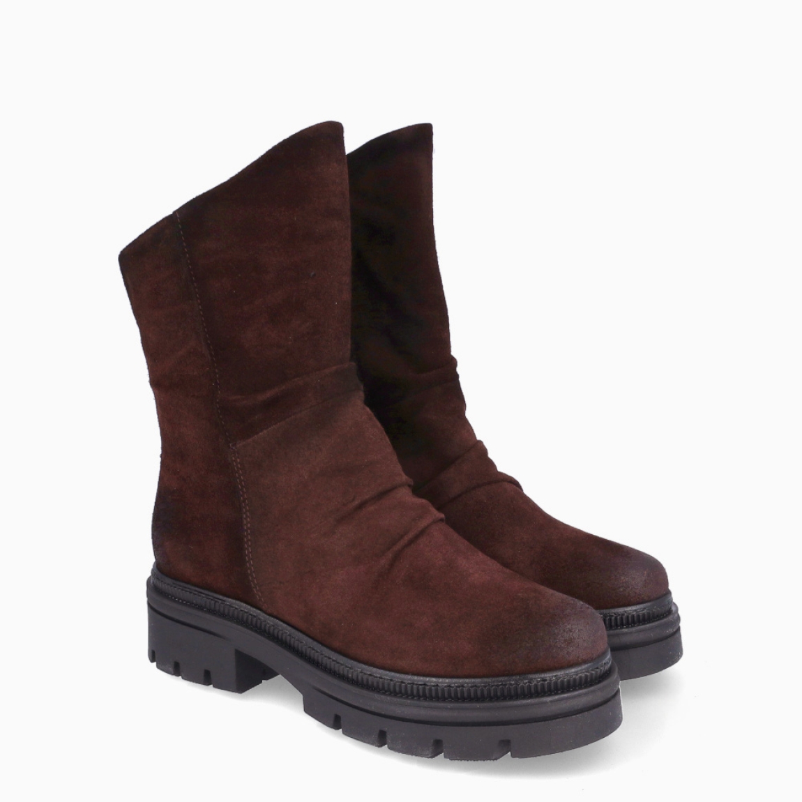 Botines de la marca MJUS, modelo CARMELINA. Botines en piel efecto corrugado de color burdeos. Puntera redonda y suela dentada con tacón de 3cm de altura para máxima comodidad. Cierre con cremallera. Botines MJUS CARMELINA, un complemento diseñado con estilo ubano, resistente para todo el día!