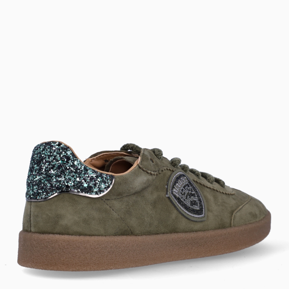 Deportivas de la marca Blauer, modelo AURORA04. Deportivas elaboradas en ante color kaki con detalle de logo escarchado en lado externo. Interior en pie color beig con plantilla acolchada para máxima comodidad. Deportivas Blauer AURORA04 con cierre de cordones a tono. Suela plana de goma. Deportivas Blauer AURORA04, complemento ideal para temporada, acompañará tus looks con estilo!