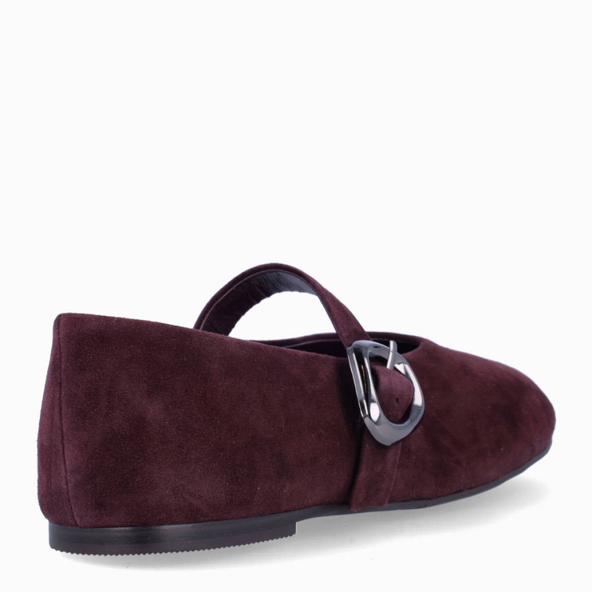Merceditas de la marca Itse, modelo LABT. Exterior en ante color burdeos con puntera redonda. Interior en piel color burdeos. Cierre con hebilla coco en pala. Suela plana de goma. Estas merceditas Itse LABT son ideales para darle look, comodidad y estilo a tus looks de temporada!