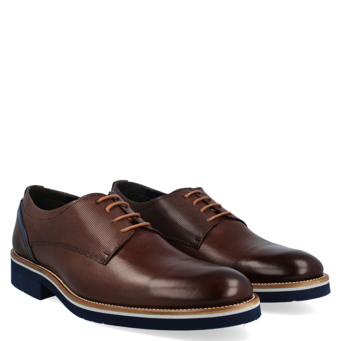 Blucher de la marca Keep Honest, modelo 0109. Exterior en piel de color marrón. Interior en piel de color negro. Cierre con cordones. Tacón de 2,5 cm, incluyendo 1 cm de plataforma. Plantilla muy acolchada. Calzado ligero y muy cómodo.