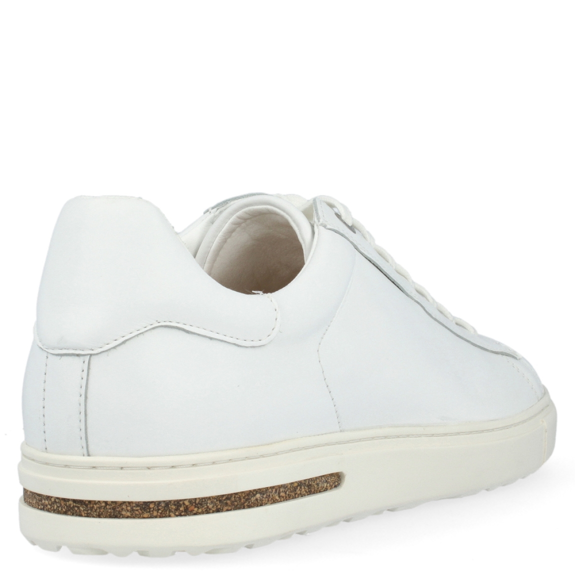 Deportiva de la marca Birkenstock, modelo Bend Low. Exterior de la deportiva de piel de color blanco. Interior de la deportiva de piel de color blanco. Cierre de la deportiva con cordones blancos. Suela de goma de caucho natural. Deportiva con plantilla de corcho y látex de forma anatómica, que se adapta perfectamente al pie. Deportiva con plantilla extraíble. La deportiva Bend Low de Birkenstock es una deportiva sencilla y versátil.