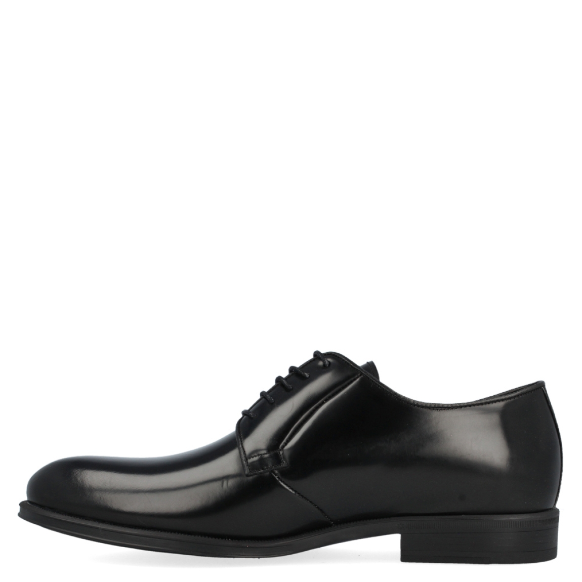 Blucher de la marca Keep Honest, modelo 0400. Exterior del blucher de piel de color negro. Interior del blucher de piel de color negro. Cierre del blucher con cordones. Blucher con tacón de 2,5 cm, incluyendo 1 cm de plataforma. Blucher con plantilla muy acolchada. El blucher de Keep Honest, modelo 0400, es un calzado ligero y muy cómodo.