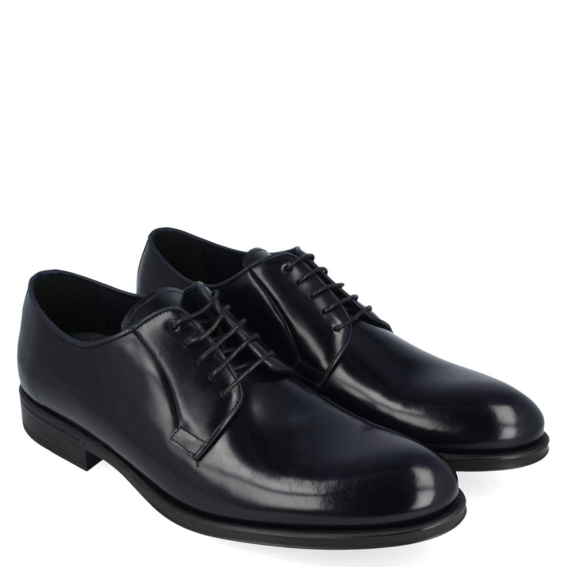 Blucher de la marca Keep Honest, modelo 0400. Exterior del blucher de piel de color azul muy oscuro. Interior del blucher de piel de color azul. Cierre del blucher con cordones. Blucher con tacón de 2,5 cm, incluyendo 1 cm de plataforma. Blucher con plantilla muy acolchada. El blucher de Keep Honest, modelo 0400, es un calzado ligero y muy cómodo.