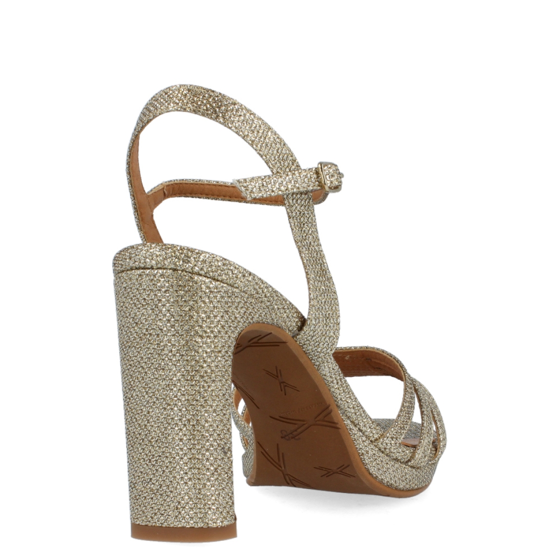 Sandalia dorada de la marca Itse, modelo Diana. Exterior de la sandalia de glitter dorado. Interior de la sandalia de piel de color camel y dorado. Cierre de la sandalia con hebilla en el tobillo. Sandalia dorada de tacón de 10 cm de altura, con 2 cm de plataforma. La sandalia dorada Diana de Itse es una sandalia elegante, perfecta para tus eventos más importantes.