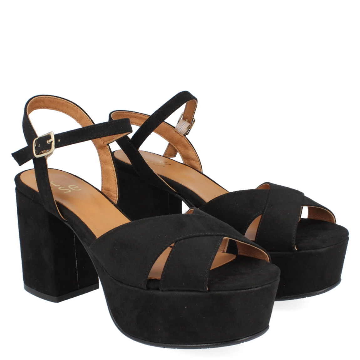 Sandalia de la marca Itse, modelo Denise. Exterior de la sandalia en ante de color negro. Interior de la sandalia en piel de color beig. Cierre de la sandalia con hebilla en el tobillo. Sandalia con tacón ancho de 9 cm de altura, incluyendo 4 cm de plataforma. La Sandalia Itse Denise es ideal para tus eventos y fiestas, perfectas para completar tus looks!