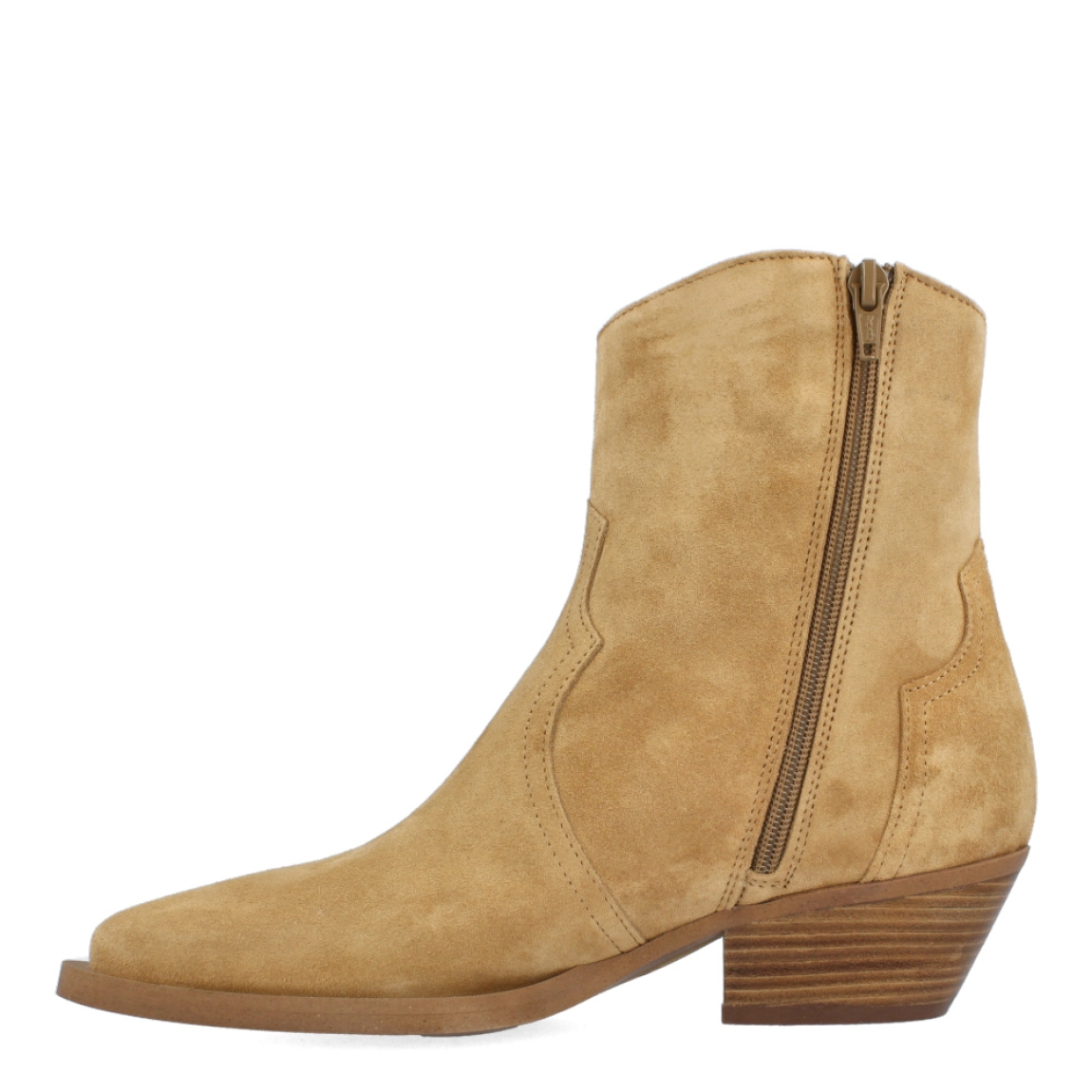 Botines de la marca Alpe, modelo SACEL. Exterior de botines Alpe en ante color camel. Interior de botines Alpe en piel color camel. Cierre de los botines con cremallera. Botines Alpe con tacón de 4cm de altura. Estos botines Alpe Sacel, son un complemento básico en tu armario, que te ayudará a lucir con estilo todos tus looks!