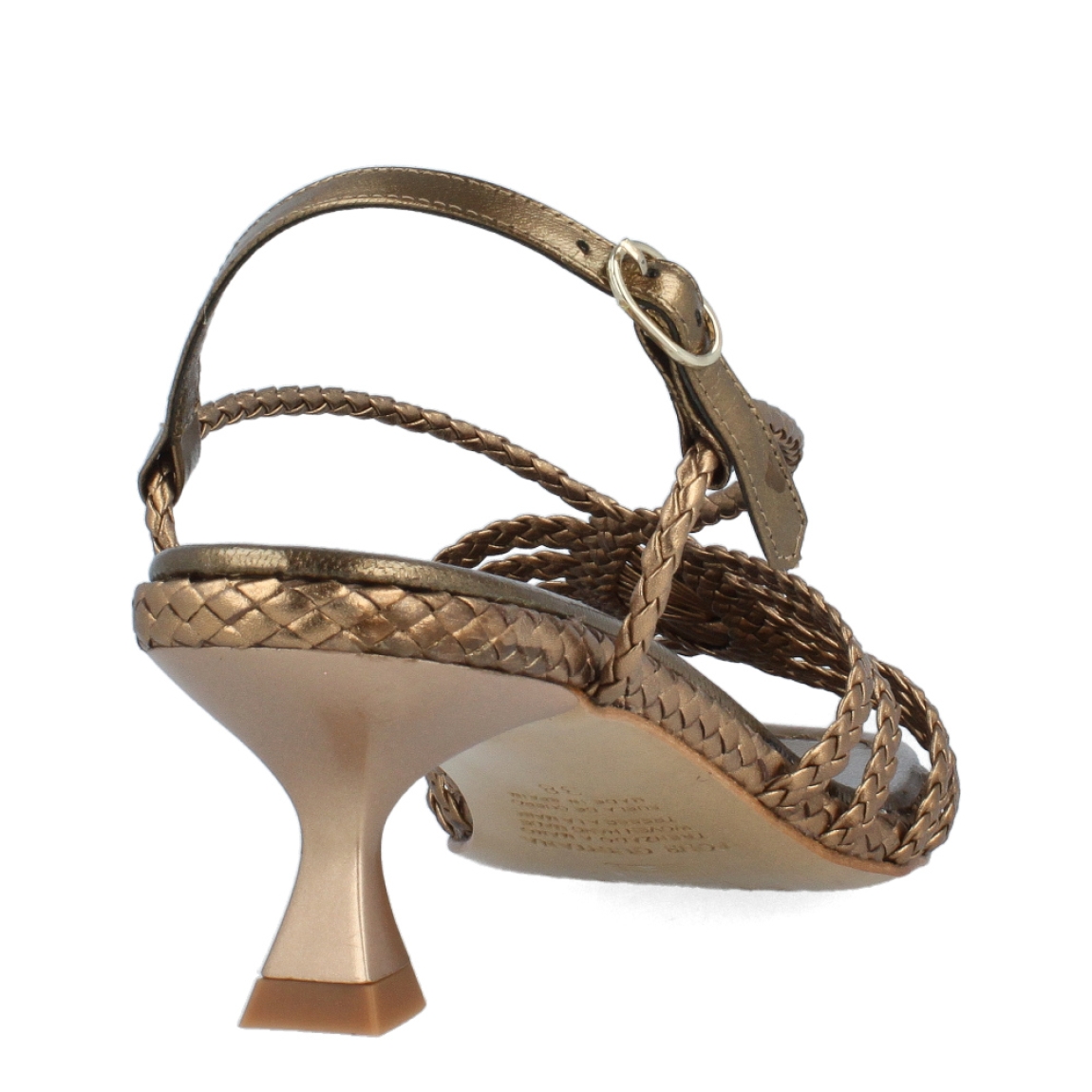 Sandalias trenzadas de la marca Pons Quintana, modelo PARACAS. Exterior de las sandalias en piel con estilo trenzado de color bronce. Interior de las sandalias en piel color bronce. Cierre de las sandalias Pons Quintana con hebilla. Sandalias con tacón de 3cm de altura. Estas sandalias Pons Quintana, modelo Paracas son una tendencia para esta temporada, te ayudará a crear outfits con estilos únicos!