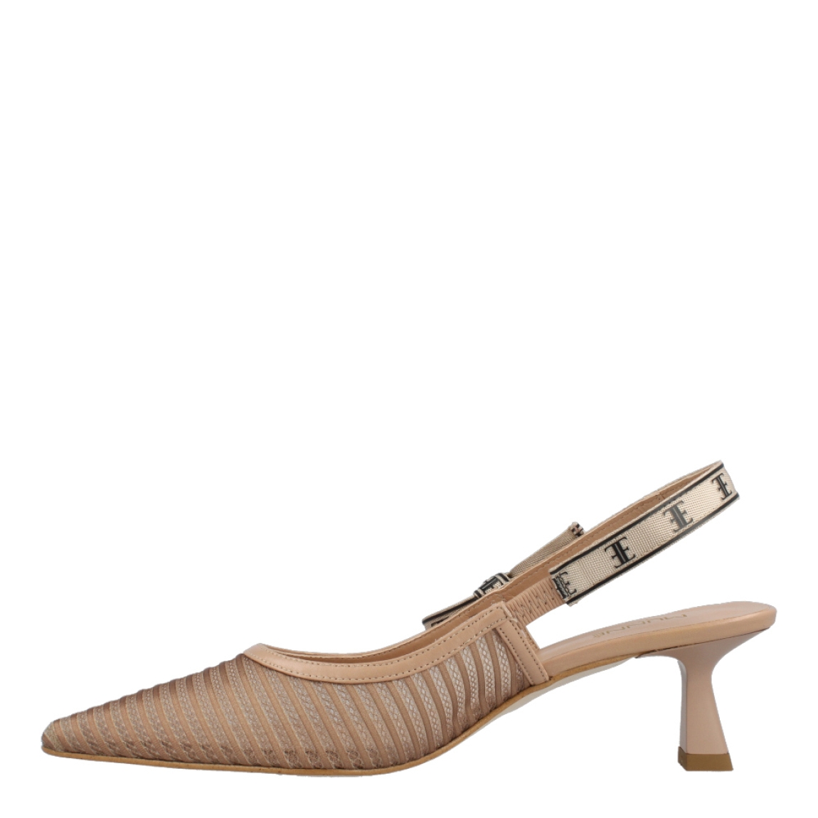 Salones destalonados de la marca Munné, modelo CINDERELLA. Exterior de los salones en tela transparente a rayas color nude con un detalle de lazo en la parte lateral exterior. Interior de los salones en piel color nude. Salones Munné con tacón de 4cm de altura. Estos salones Munné, modelo Cinderella son el complemento ideal en tus looks elegantes y con estilo.