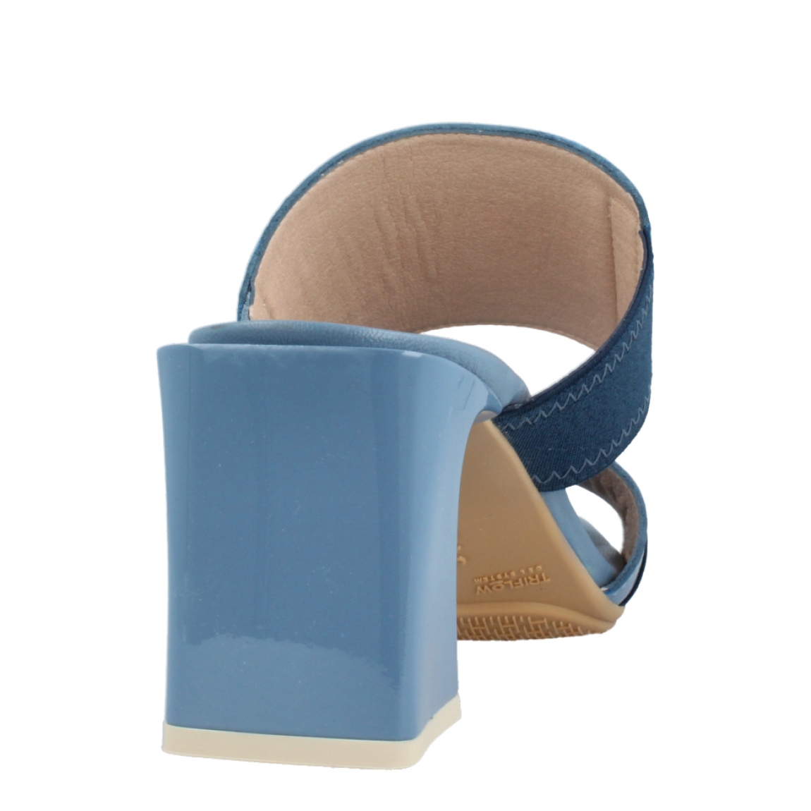 Sandalias de la marca Hispanitas, modelo IRENE. Exterior e interior de las sandalias en piel color azul. Sandalias con puntera plana y tacón de 6cm de altura. Cierre de las sandalias sin cordones. Estas sandalias Hispanitas Irene son un modelo con estilo y comodidad, ideal para tus looks!