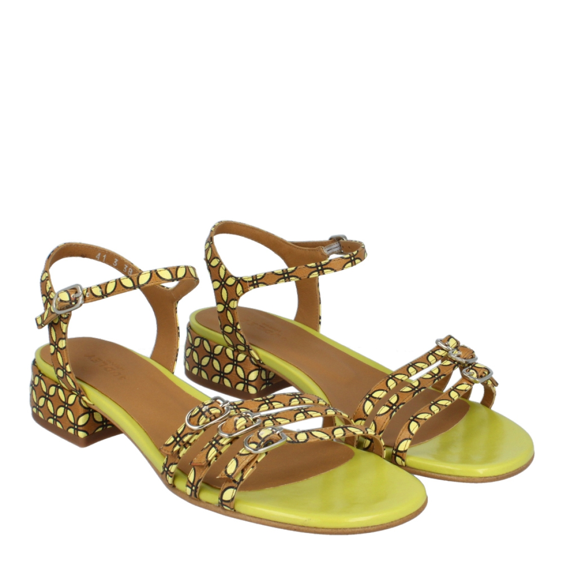 Sandalias de la marca Audley, modelo LEMON-2. Exterior de las sandalias en piel con estampado de colores camel y verde. Interior de las sandalias en piel color camel y verde. Cierre de las sandalias Audley con hebillas, una en el talón y tres en la pala. Sandalias con tacón de 2cm de altura. Estas sandalias Audley, modelo LEMON-2 tienen el diseño y color atrevido que hará que tus looks sean únicos!