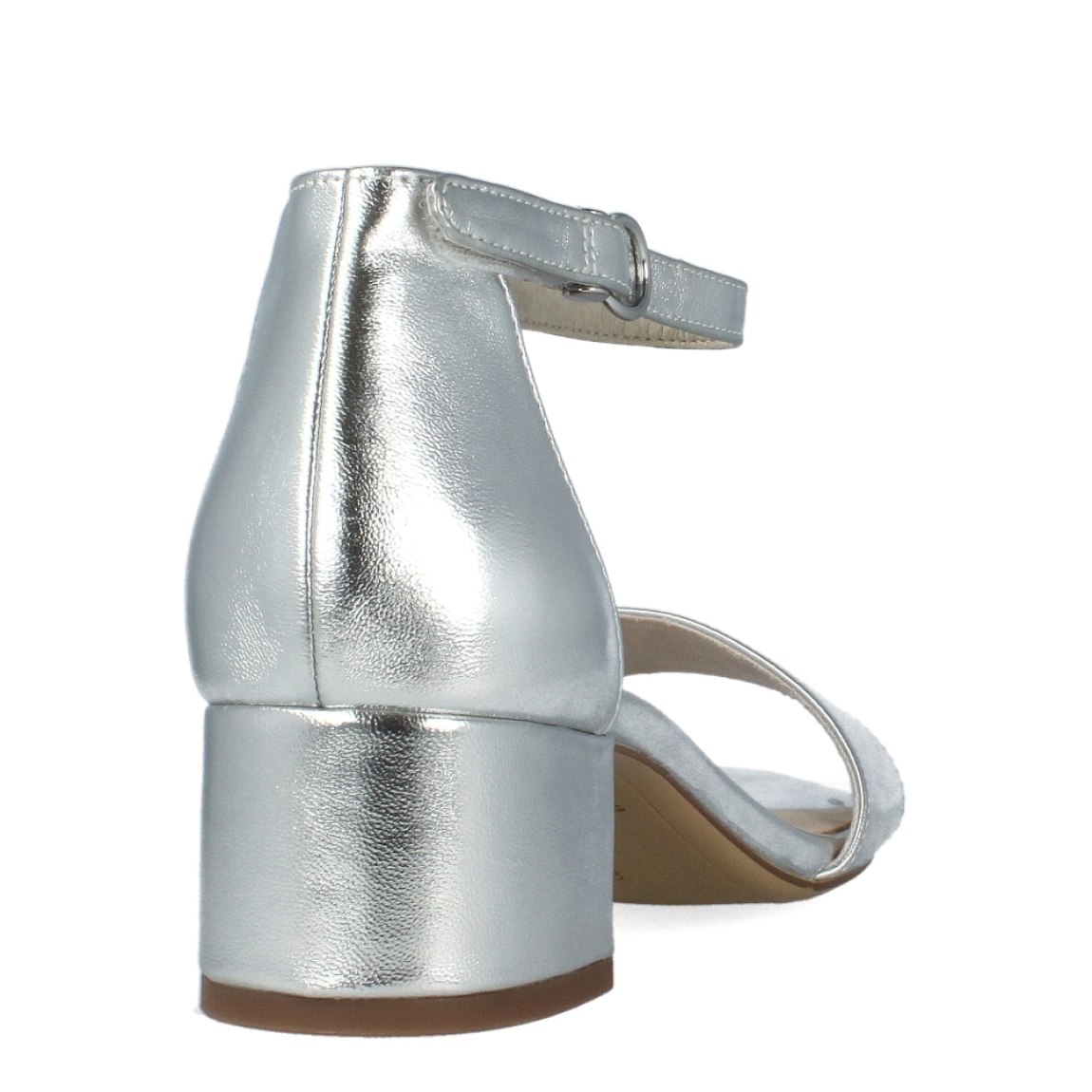 Sandalias de la marca Tamaris, modelo SANTE. Exterior de las sandalias en piel color plata. Interior de las sandalias en piel color beig. Cierre de las sandalias Tamaris con hebilla en el tobillo. Sandalias con tacón de 3cm de altura. Estas sandalias Tamaris SANTE son unas clásicas para lucirlas en tus eventos más importantes con la máxima comodidas posible.