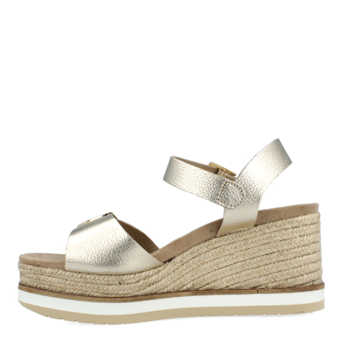 Sandalias de la marca Itse, modelo AZUCENA. Exterior de las sandalias en piel color platino. Interior de las sandalias en ante color camel. Cierre de las sandalias Itse con doble hebilla, en la pala y el tobillo. Sandalias con cuña de 7cm de altura con detalle de rafia trenzada. Estas sandalias Itse AZUCENA, son unas clásicas para esta temporada, podrás lucirlas con estilo y la máxima comodidad posible.