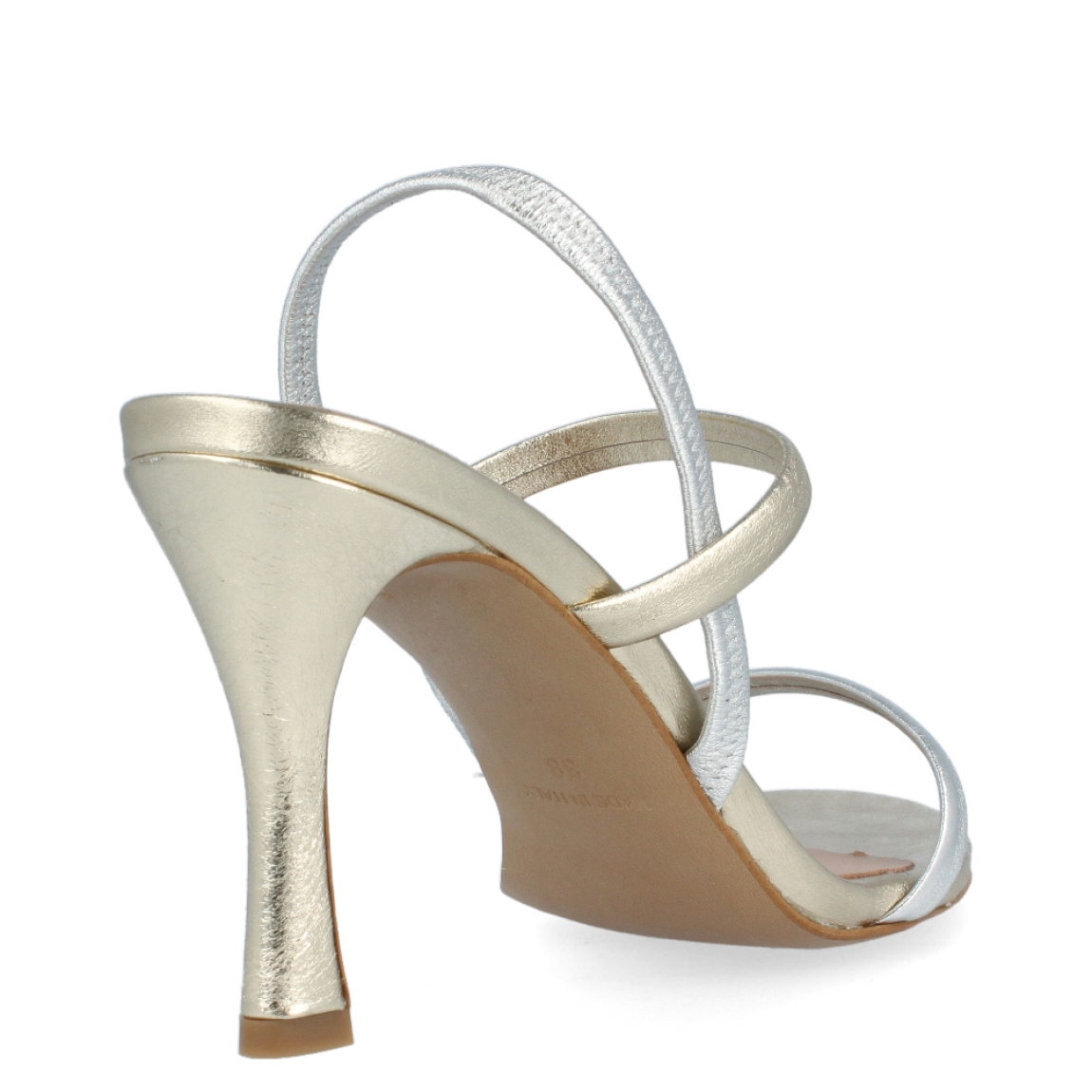 Sandalia de la marca Itse, modelo Serena. Exterior de la sandalia de piel de color dorado y plateado. Interior de la sandalia de piel de color dorado y nude. Sandalia con plantilla acolchada para garantizar el máximo confort posible. Sandalia con tacón alto de 8 cm de altura. La sandalia de piel dorada y plateada de Itse, modelo Serena, es una sandalia elegante y cómoda, perfecta para tus eventos. ¡Queda bien con todo!