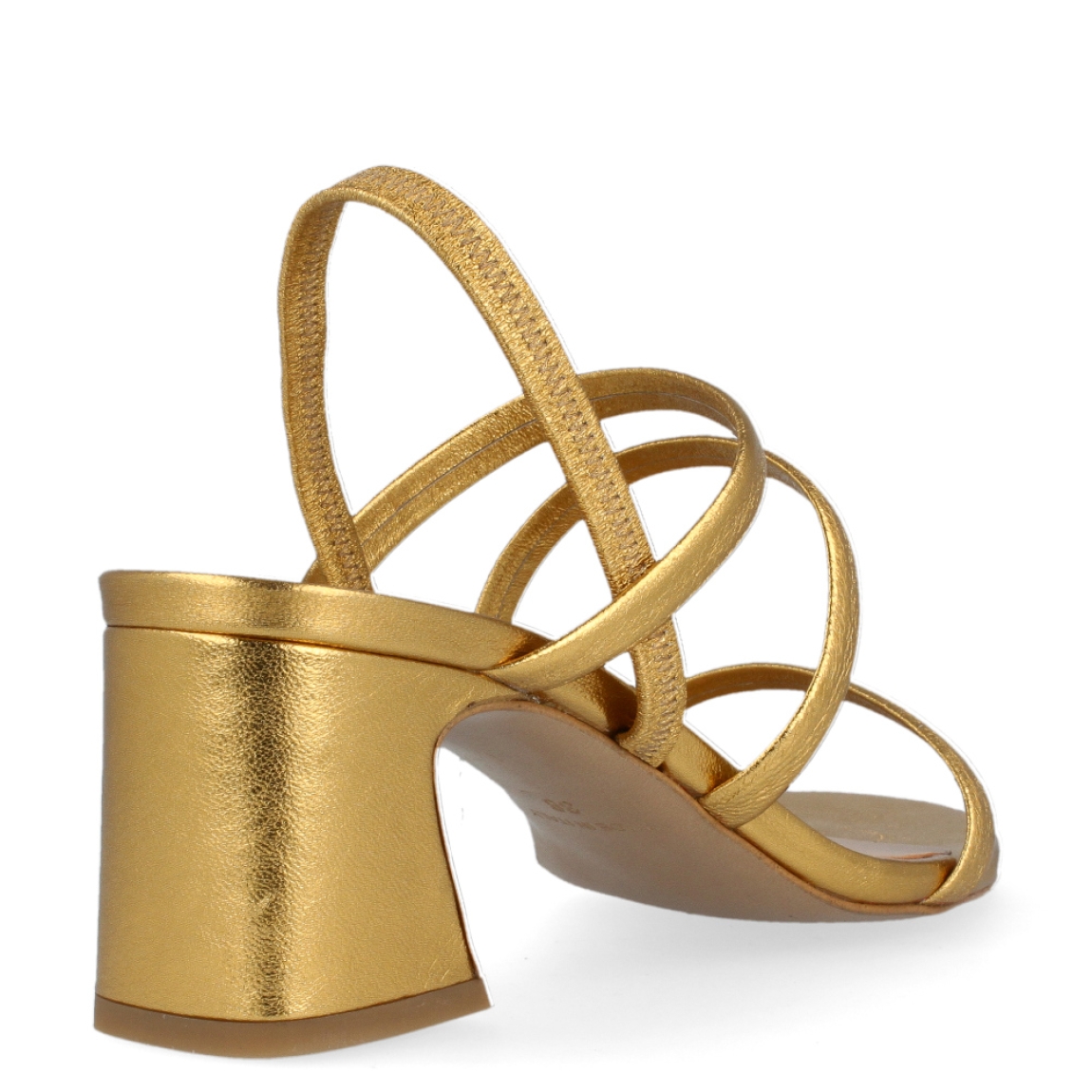 Sandalia dorada de la marca Itse, modelo Suri. Exterior de la sandalia de piel de color dorado. Interior de la sandalia de piel de color dorado y nude. Sandalia con plantilla acolchada para garantizar el máximo confort posible. Sandalia con tacón ancho de 6 cm de altura. La sandalia de piel dorado de Itse, modelo Suri, es una sandalia elegante y cómoda, perfecta para tus eventos.