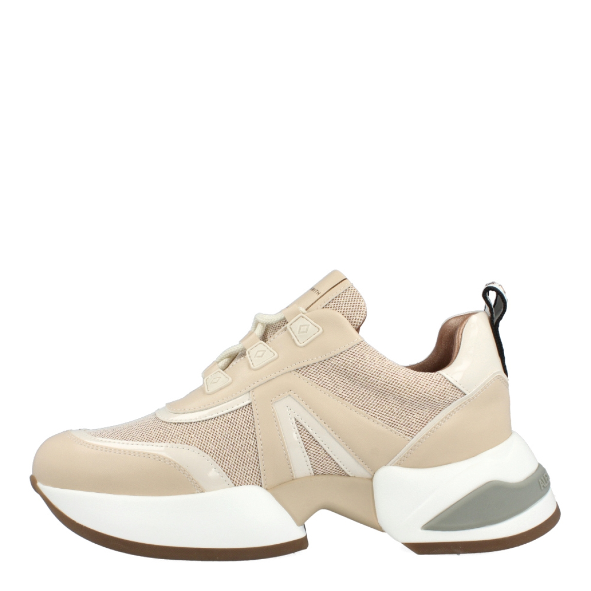Deportivas de la marca Alexander Smith, modelo SKAP. Exterior de las deportivas en piel color beig con detalle en rejilla escarchada beig. Interior de las deportivas en piel color bronce. Cierre de las Alexander Smith con cordones y cuña de 4cm de altura. Estas deportivas Alexander Smith SKAP son un complemento clásico que no te puede faltar en el armario, tiene el diseño perfecto para destacar tus outfits y sobre todo te dará una comodidad absoluta.