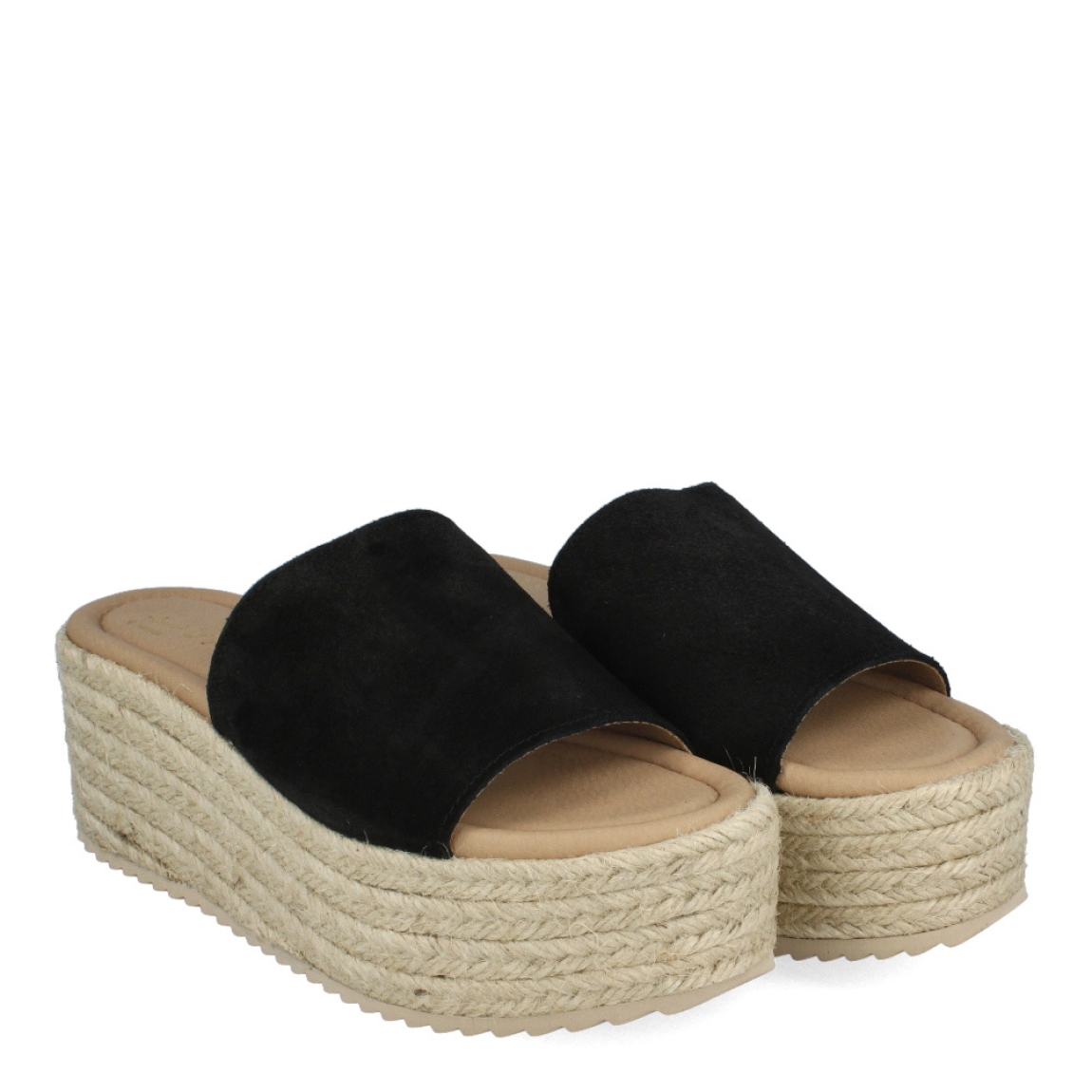 Chanclas de la marca Itse, modelo CHENAI. Exterior de las chanclas en ante color negro. Interior de las chanclas en piel color nude. Chanclas Itse con plataforma de 5cm de altura. Estas chanclas Itse CHENAI son unas clásicas para esta temporada, podrás combinarlas con todos looks desde una comodidad única.