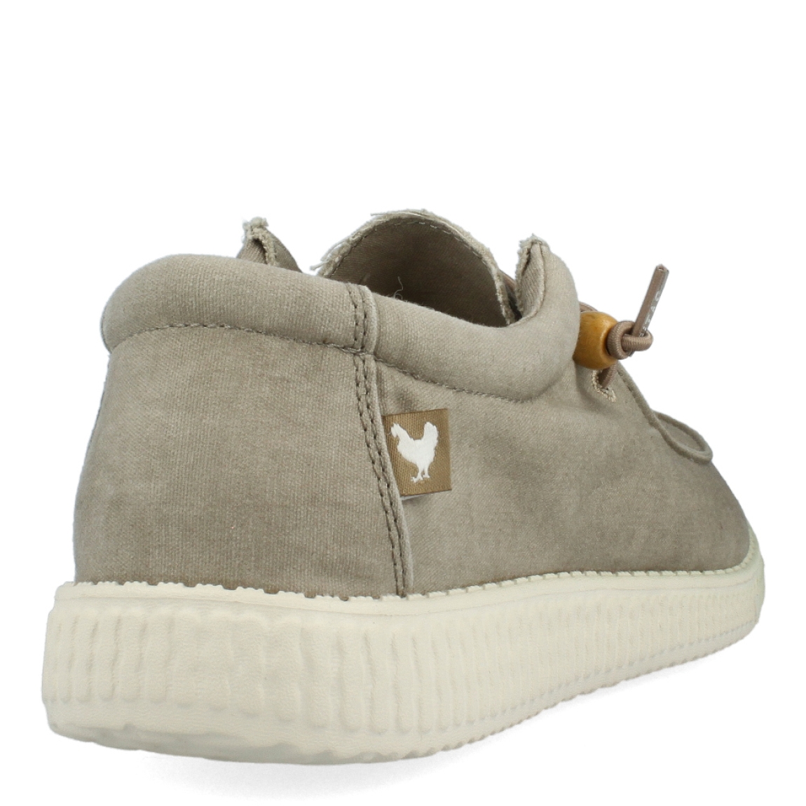 Náuticos de la marca Pitas, modelo WALLABY. Exterior de los náuticos en tela color beig. Interior de los náuticos en tela color beig con plantilla acolchada y extraíble. Cierre de los náuticos Pitas con cordones elásticos y suela plana. Estos náuticos Pitas WALLABY son el complemento clásico que necesitas para tus looks de temporada. No te pueden faltar en el armario.