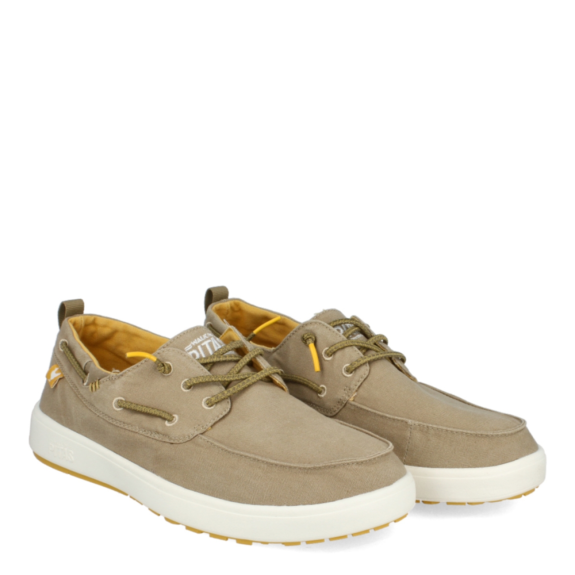 Deportivas de la marca Pitas, modelo MAUI. Exterior de las deportivas en tela color beig. Interior de las deportivas en tela color amarillo con plantilla extraíble. Cierre de las deportivas Pitas con cordones elásticos y suela plana. Estas deportivas Pitas MAUI son el complemento clásico que necesitas esta temporada. No pueden faltar en tu armario.