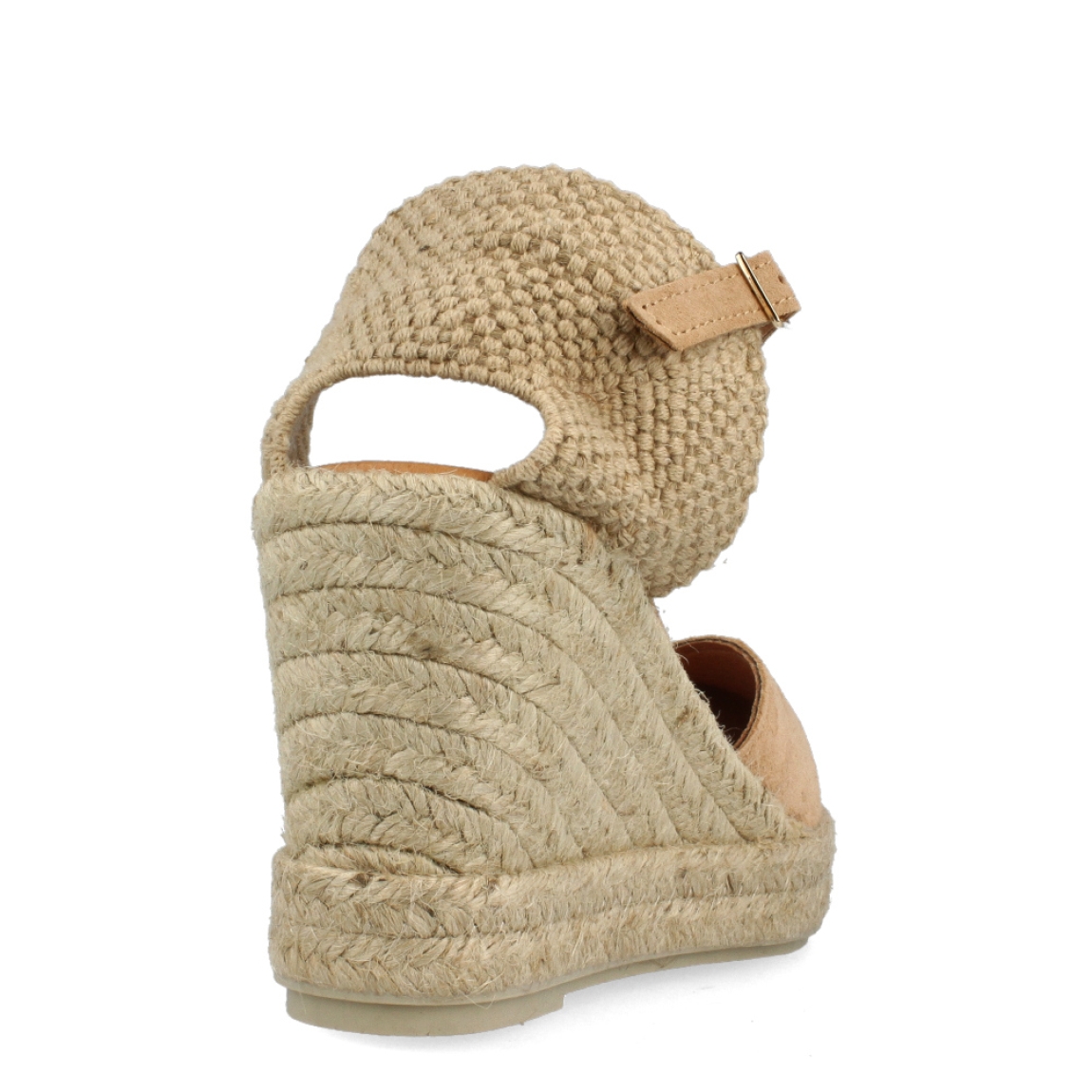 Alpargatas de la marca Itse, modelo CANDE. Exterior de las espardeñas en ante color camel. Interior de las espardeñas en piel color camel. Cierre de las espardeñas con hebilla y cuña de 7cm de altura. Estas espardeñas Itse CANDE son una tendencia de temporada, podrás lucirlas con estilo y comodidad. No te pueden faltar en el armario.