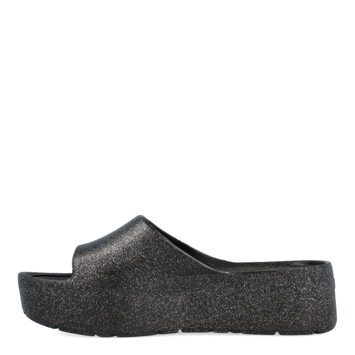 Chanclas de la marca Lemon Jelly, modelo FIORELLA. Exterior de las chanclas en neopreno color negro con detalle de escarchado. Interior de las chanclas en goma. Chanclas con plataforma de 4cm de altura. Estas chanclas Lemon Jelly FIORELLA son un complemento clásico para esta temporada, pensadas en los días cálidos y soleados. No puede faltar en tu armario.