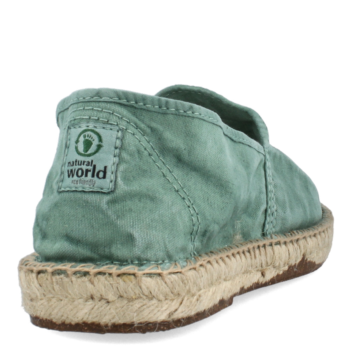 Alpargatas de la marca Natural World, modelo OLD TREBOL. Exterior e interior de las alpargatas en tela color verde con plantilla extraíble. Alpargatas Natural World con suela plana. Estas alpargatas Natural World OLD TREBOL son un complemento clásico de temporada con su efecto desgastado le da un estilo innavador y está pensado en la comodidad que necesitas en tu día a día.