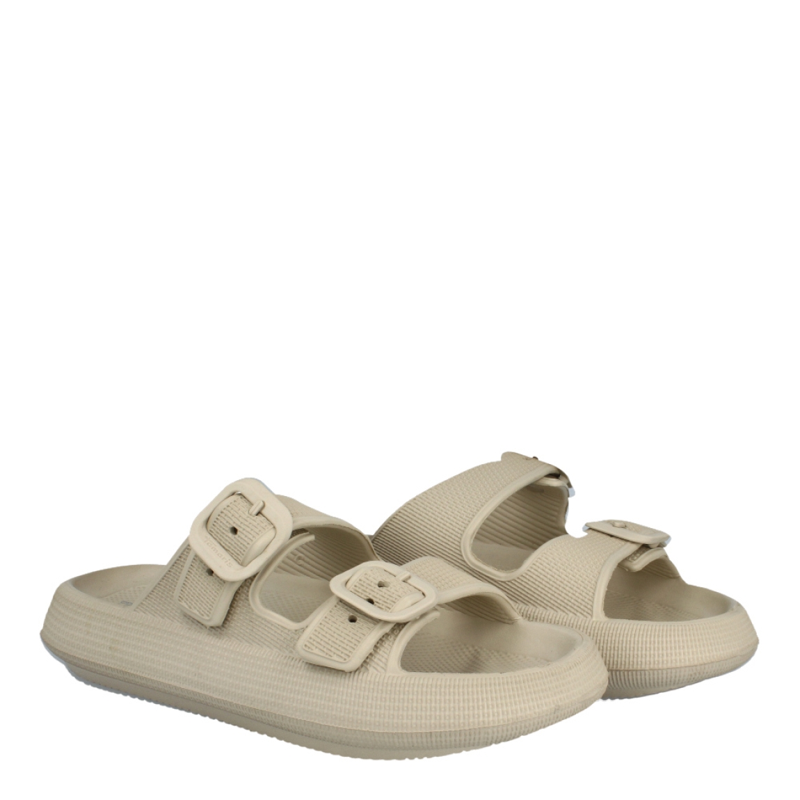Sandalias de la marca Tamaris, modelo SEA. Exterior e interior de las sandalias en neopreno color beig. Cierre de las sandalias con doble hebilla color beig. Sandalias con suela plana. Estas sandalias Tamaris SEA son el complemento perfecto de temporada. Están pensadas en los días cálidos y soleados. Combínalas con un vestido de playa y disfruta de la máxima comodidad que ofrece este producto.