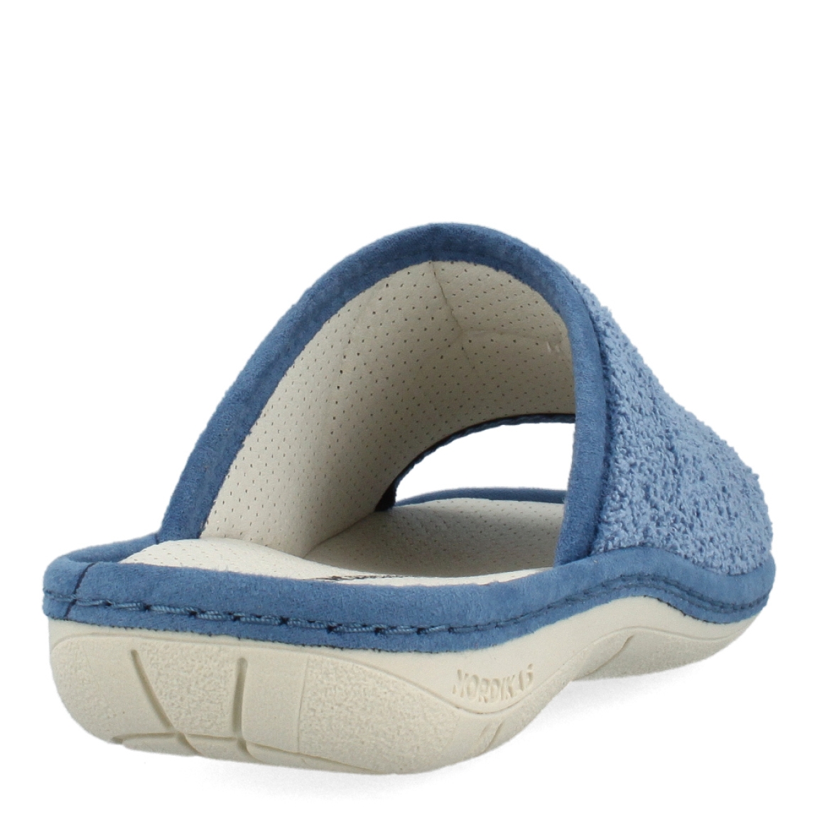Zapatillas de la marca Nordikas, modelo BOREAL. Exterior de las zapatillas en toalla color azul. Interior de las zapatillas en piel troquelada color blanco. Suela de las zapatillas plana y de goma. Estas zapatillas Nordkias BOREAL te harán disfrutar del comfort de estar en casa, gracias a su tejido y fabricación que brindán comodidad y ligereza.