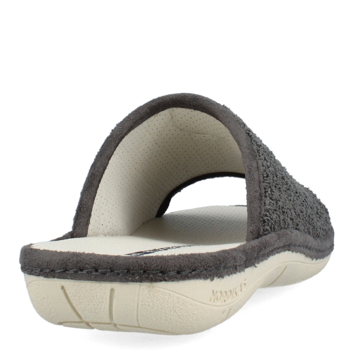 Zapatillas de la marca Nordikas, modelo BOREAL. Exterior de las zapatillas en toalla color gris. Interior de las zapatillas en piel troquelada color blanco. Zapatillas con suela plana y de goma. Estas zapatillas Nordikas BOREAL te garantizan la comodidad y ligereza que necesitas para estar en casa.