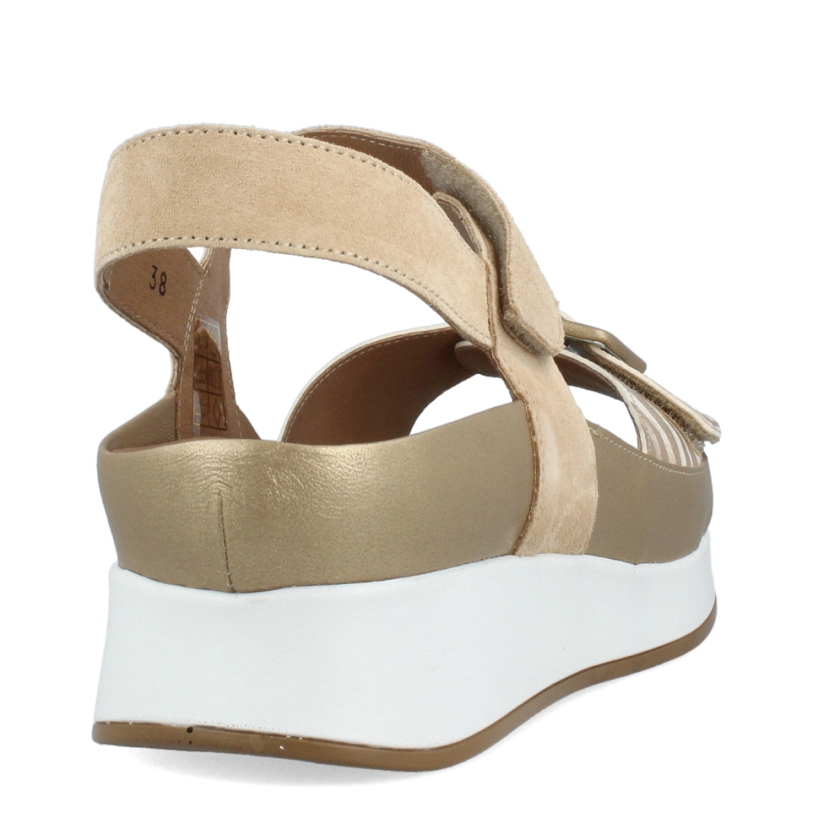 Sandalias de la marca PieSanto, modleo JULI. Exterior de las sandalias en piel color beig con estampado de cebra. Interior de las sandalias en piel color marrón y dorado. Cierre de las sandalias PieSanto con velcro con detalle de hebilla en la pala y cuña de 4cm de altura. Estas sandalias PieSanto JULI son unas clásicas para esta temporada, crearás looks llamativos y disfrutarás de la máxima comodidad en tu día a día.