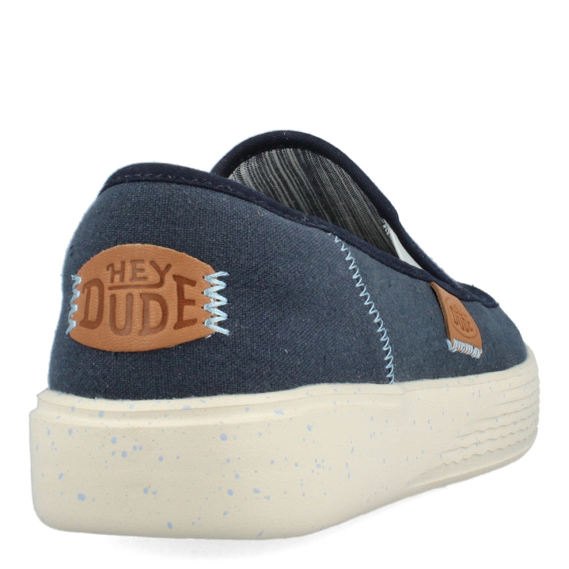 Mocasines tipo naútico de la marca Heydude, modelo 407. Exterior de los mocasines en lana color azul. Interior de los mocasines en textil estampado a rayas con plantilla acolchada y extraíble. Mocasines con plataforma de goma de 3cm de altura. Estos mocasines Heydude 407 son unos clásicos de temporada. No pueden faltar en tu armario.