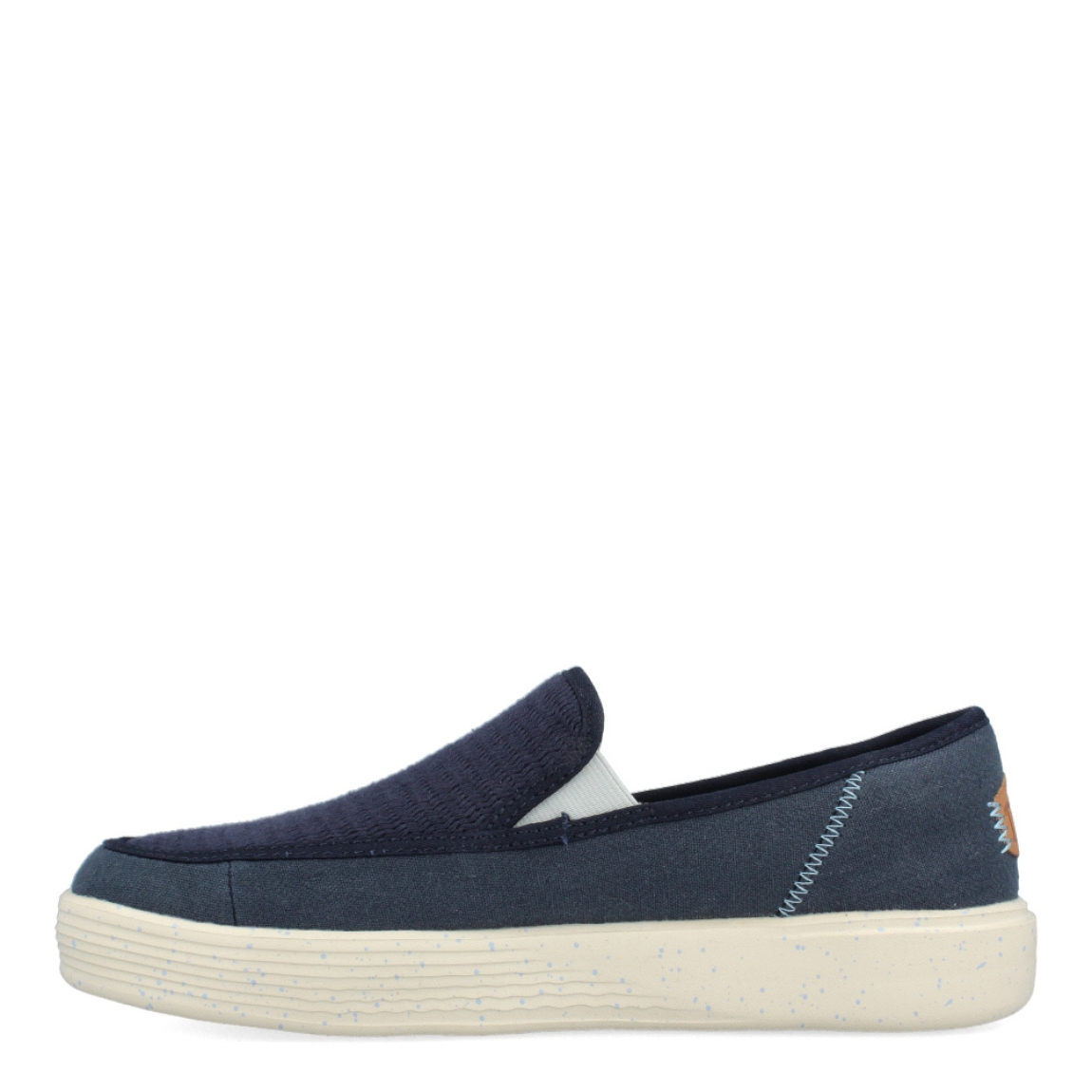 Mocasines tipo naútico de la marca Heydude, modelo 407. Exterior de los mocasines en lana color azul. Interior de los mocasines en textil estampado a rayas con plantilla acolchada y extraíble. Mocasines con plataforma de goma de 3cm de altura. Estos mocasines Heydude 407 son unos clásicos de temporada. No pueden faltar en tu armario.