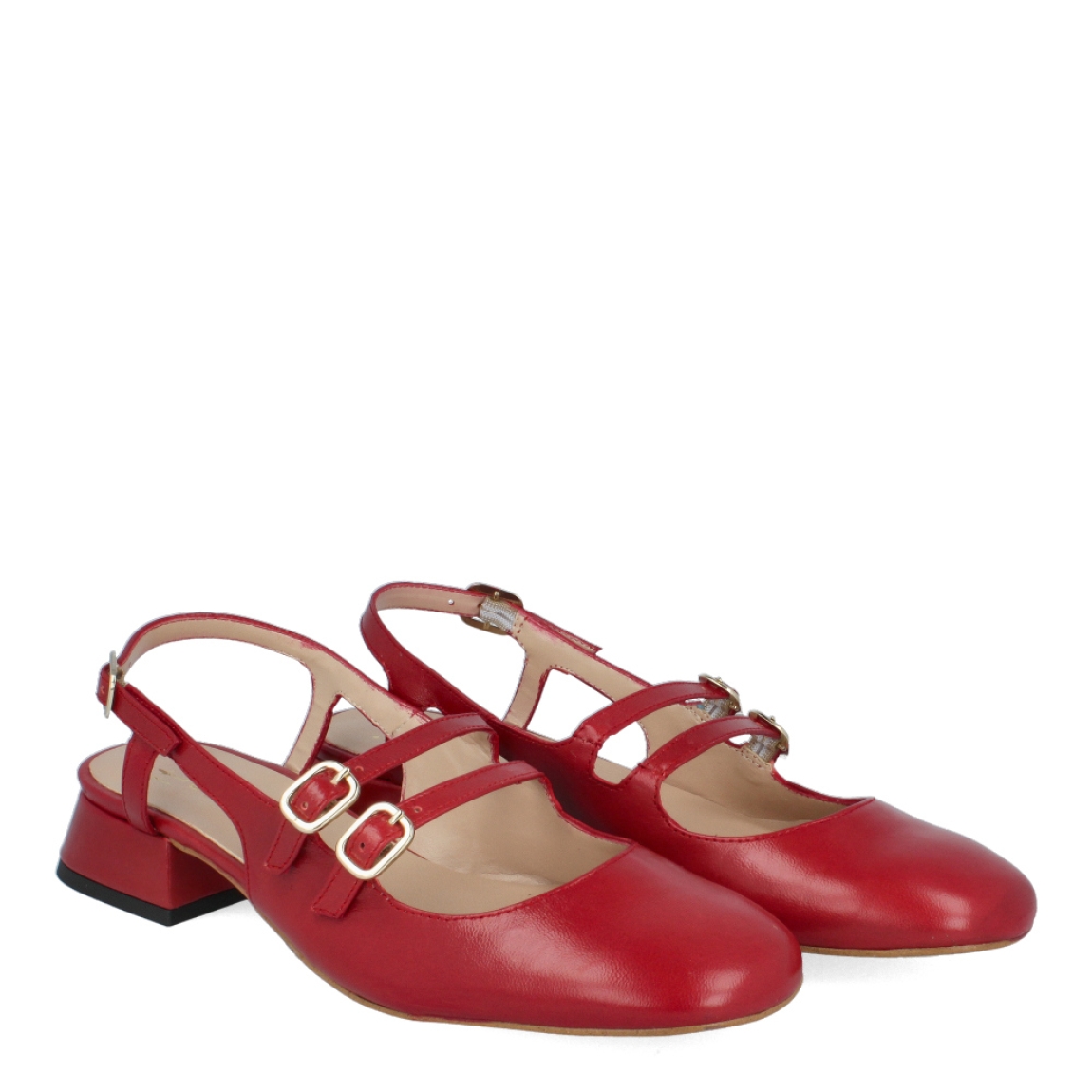 Merceditas de la marca Itse, modelo DORI. Exterior de las merceditas en piel color rojo con punta redonda. Interior de las merceditas en piel color nude. Cierre de las merceditas Itse con triple hebilla, dos en la pala y una en el talón. Merceditas con tacón de 2cm de altura. Estas merceditas Itse DORI son el complemento perfecto para la temporada, con un color tendencia que ayudará a resaltar tus looks.