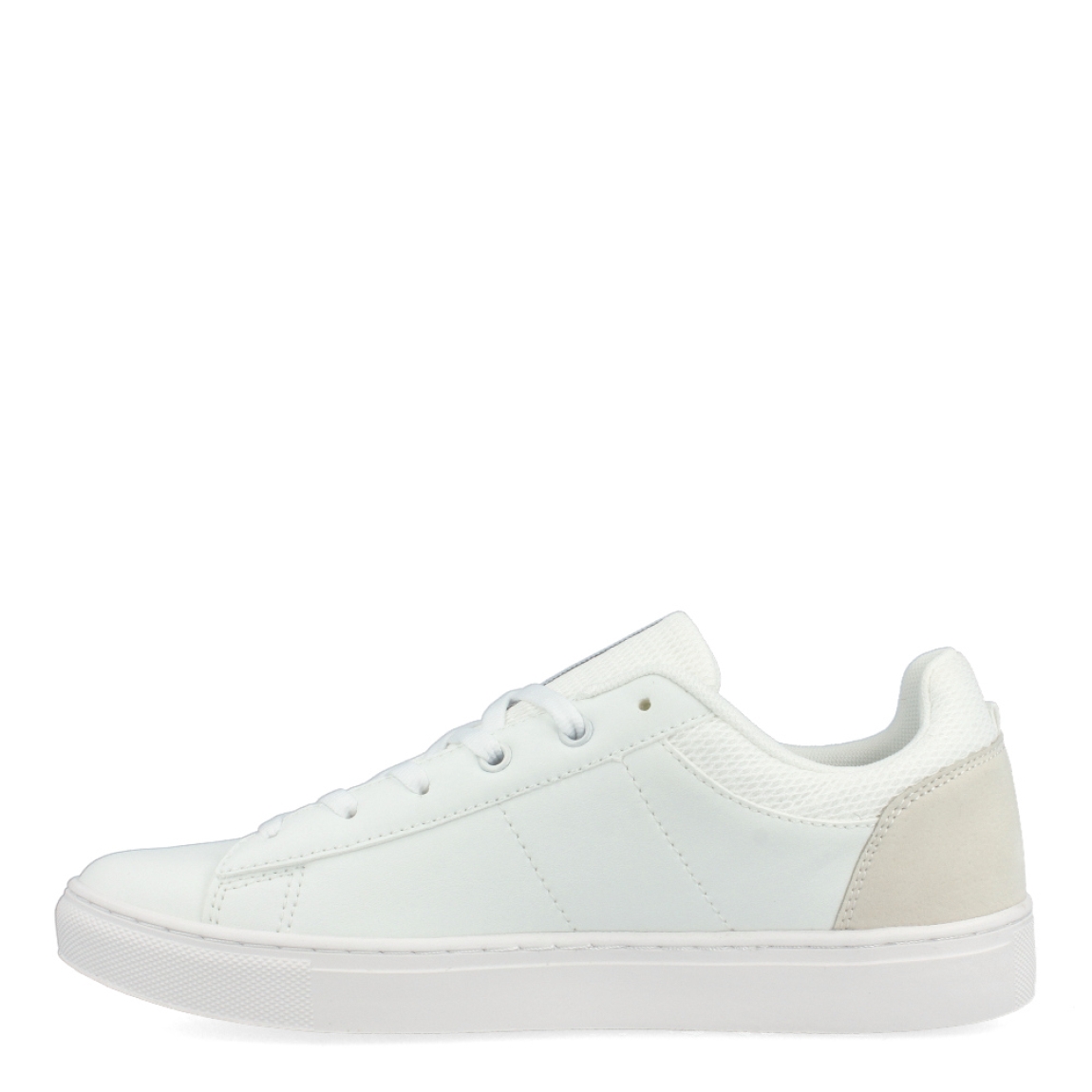 Deportivas clásicas de la marca Napapijri, modelo NP0. Exterior de las deportivas en piel color blanco. Interior de las deportivas en textil blanco. Cierre de las deportivas con cordones y suela plana. Estas deportivas Napapijri NP0 son un complemento perfecto para tus looks de día a día.