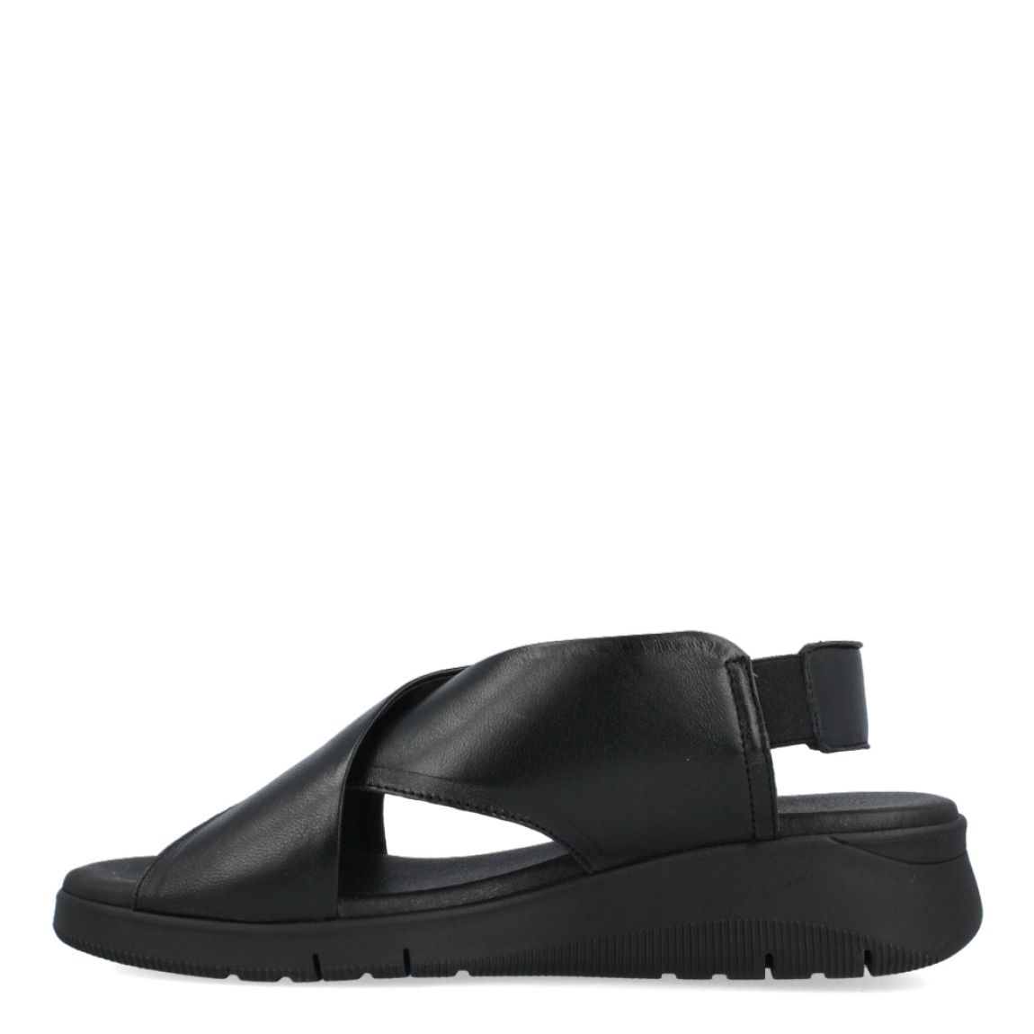 Sandalias de la marca Munné, modelo ALICIA. Exterior de las sandalias en piel color negro con pala cruzada. Interior de las sandalias en piel color negro. Cierre de las sandalias Munné con gomas elásticas y cuña de 3cm de altura. Estas sandalias Munné ALICIA son el complemento perfecto para tus looks de verano. No te pueden faltar en el armario.