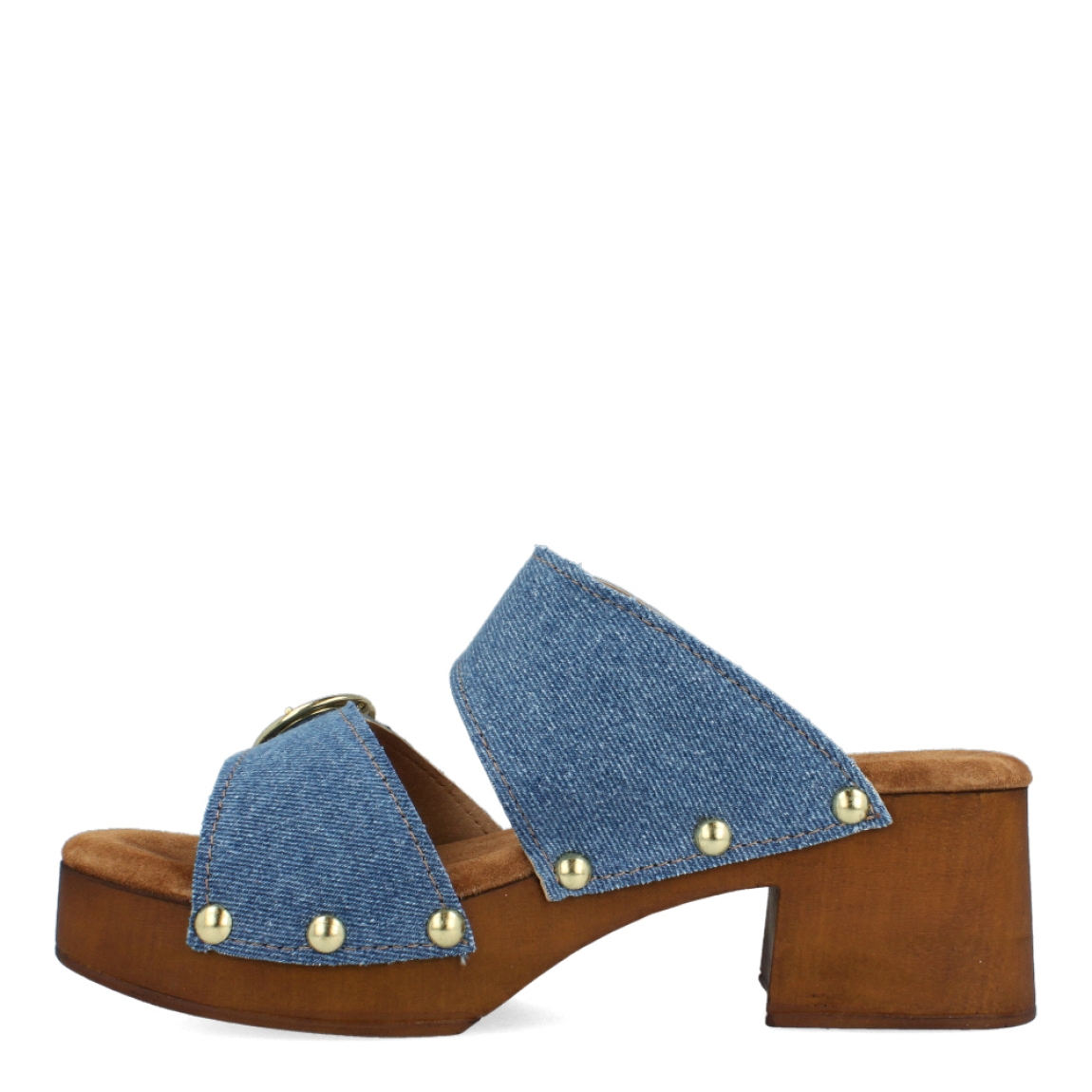 Sandalias de la marca Itse, modelo TEXA. Exterior de las sandalias en tejano color azul con detalle de tachas. Interior de las sandalias en ante color camel. Cierre de las sandalias con doble hebilla. Sandalias con tacón de 5cm de altura. Estas sandalias Itse TEXA tienen el estilo y la comodidad ideal para tus looks de temporada. No te puede faltar en el armario.