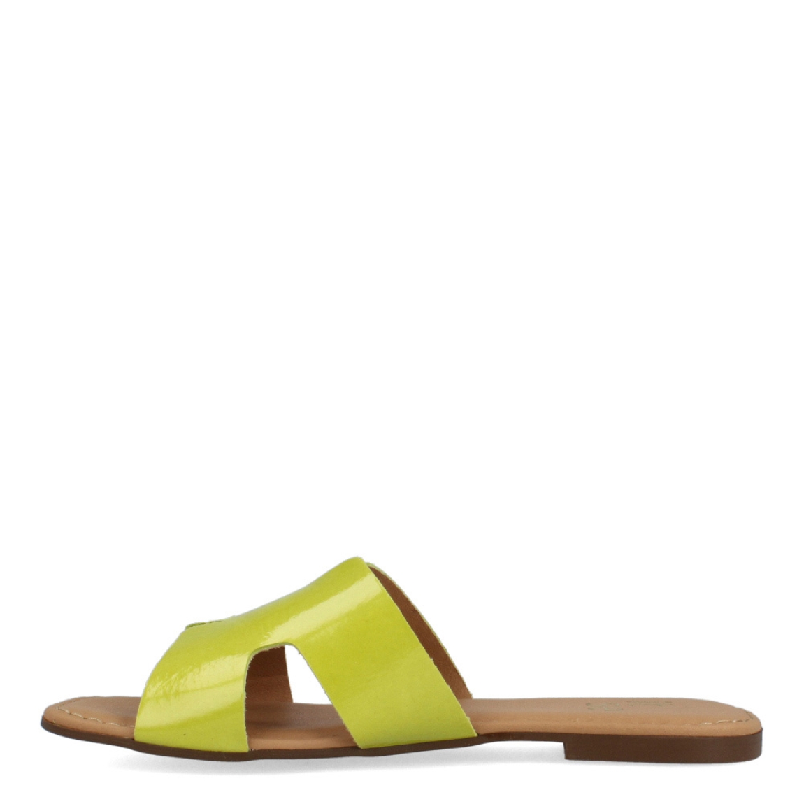 Chanclas de la marca Itse, modelo SARA. Exterior de las chanclas en piel color verde con detalle de pala cortada. Interior de las clanclas en piel color ndue. Estas chanclas Itse SARA son un complemento clásico e ideal para tus looks de temporada. No te puede faltar en el armario.