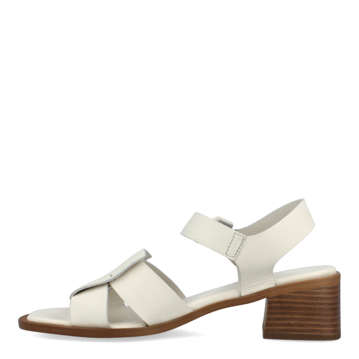 Sandalias de la marca Itse, modelo LIA. Exterior e interior de las sandalias en piel color hielo. Cierre de las sandalias Itse con hebilla y tacón de 4cm de altura. Estas sandalias Itse LIA tienen el diseño ideal para lucir tus outfits de temporada con la máxima comodidad que necesitas en tu día a día.