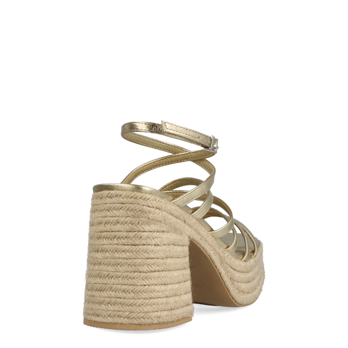 Sandalias de la marca Mim, modelo GYA. Exterior de las sandalias en piel color platino con tiras cruzadas. Cierre de las sandalias con hebilla y tacón de 8cm de altura. Estas sandalias Mim GYA son un complemento que está inspirado en la comodidad y el estilo, para resaltar y estilizar tus looks esta temporada.