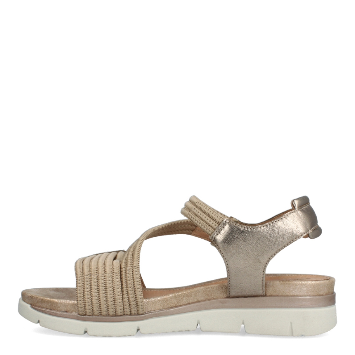 Sandalias de la marca Stonefly, modelo ARIA. Exterior de las sandalias en piel color platino e interior en piel color nude. Cierre de las sandalias con velcro y cuña de 3cm de altura. Estas sandalias Stonefly ARIA son un complemento perfecto para combinar tus looks de temporada y gozar de una máxima comodidad en tu día a día.