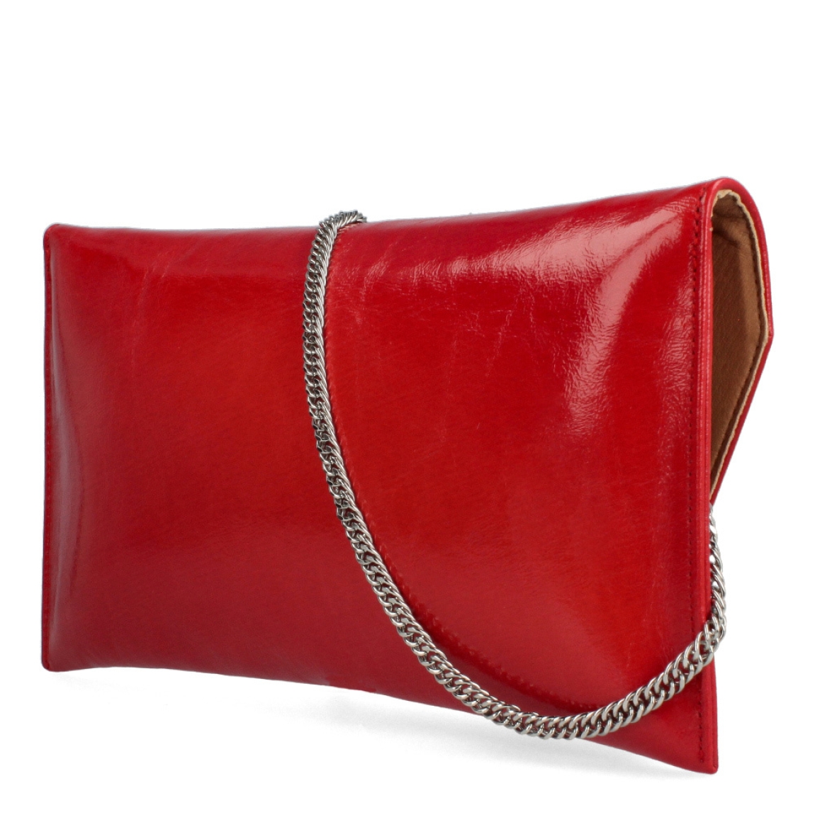 Bolso para eventos de la marca Munné, modelo VEGA. Bolso tipo cartera en charol rojo. Cierre del bolso con doble botón inmantado y asa de cadena. Medidas del bolso: alto 14cm y ancho 25cm, perfectas para llevar de mano y colgado cuando lo necesites. Este bolso de fiesta Munné VEGA es un clásico reinventado que te acompañará en tus eventos más especiales a juego con tus zapatos.