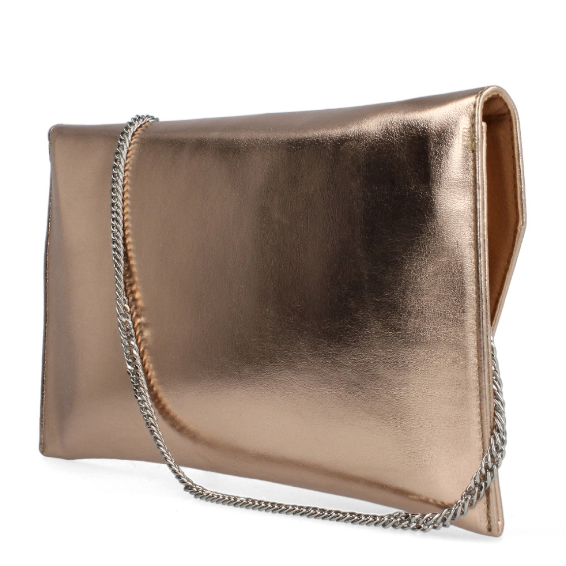 Bolso de la marca Munné, modelo VEGA. Elaborado en piel color bronce. Cierre con botones inmantados y asa de cadena. Medidas del bolso: alto 14cm y ancho 25cm. Este bolso Munné VEGA es un clásico que te acompañará en tus eventos más importantes y realzará tus looks a donde vayas.