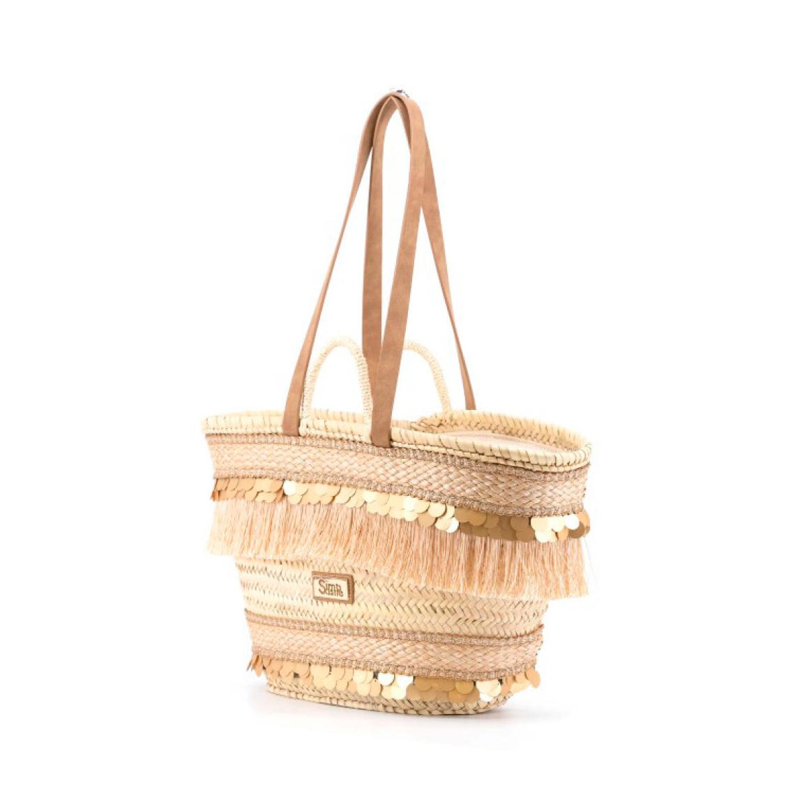 Bolso capazo de la marca Simosastre, modelo MALIBU. Bolso elaborado con rafia color beig, decorado con pasamanería de rafia y flecos al tono, monedas doradas y logo metálico en parte frontal. Cierre del bolso con cremallera y dos asas de pitas, y dos, de polipiel estilo shopper. Medidas del bolso: alto 27cm y ancho 36cm. Este bolso capazo Simosastre MALIBU es ideal para completar tus looks de temporada.