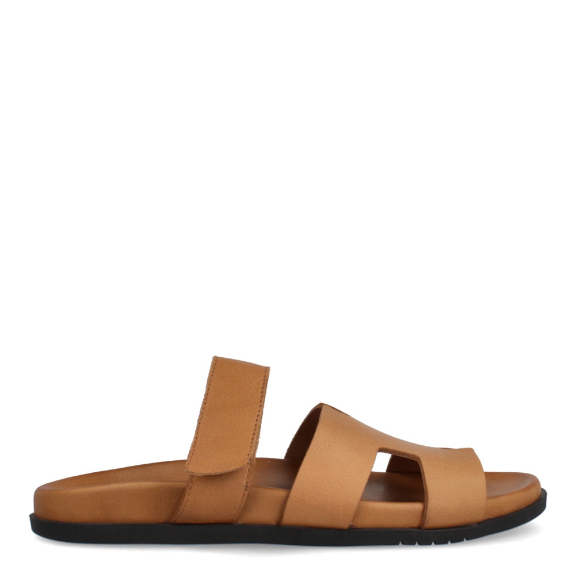 Sandalias de la marca Itse, modelo LENA. Elaboradas en piel color cuero. Cierre de las sandalias con velcro y suela de goma. Estas sandalias Itse LENA son un complemento esencial para lucir tus looks de temporada, te ofrecerán la máxima comodidad a donde vayas!