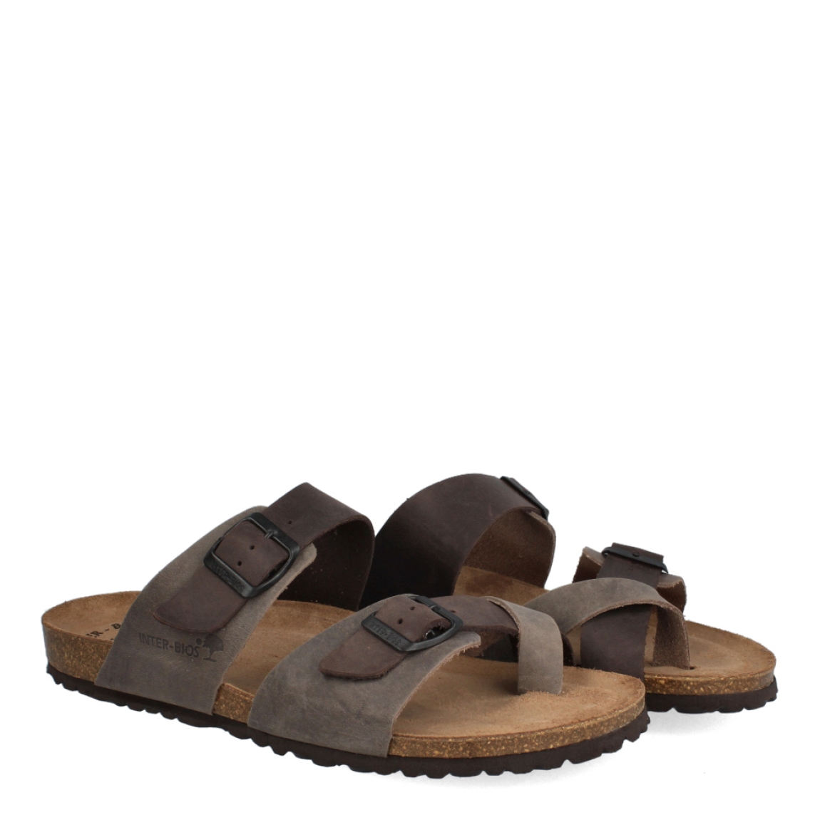 Sandalias de la marca Inter Bios, modelo JON. Exterior de la sandalia de piel de color marrón. Interio forrado de piel color marrón. Cierre con doble hebilla.Sandalias con plantilla anatómica acolchada para máxima comodidad. Sandalias con suela de 1,5cm. La sandalia Inter Bios JON tiene la comodidad que necesitas en tu día a día, un básico que no te puede faltar esta temporada!