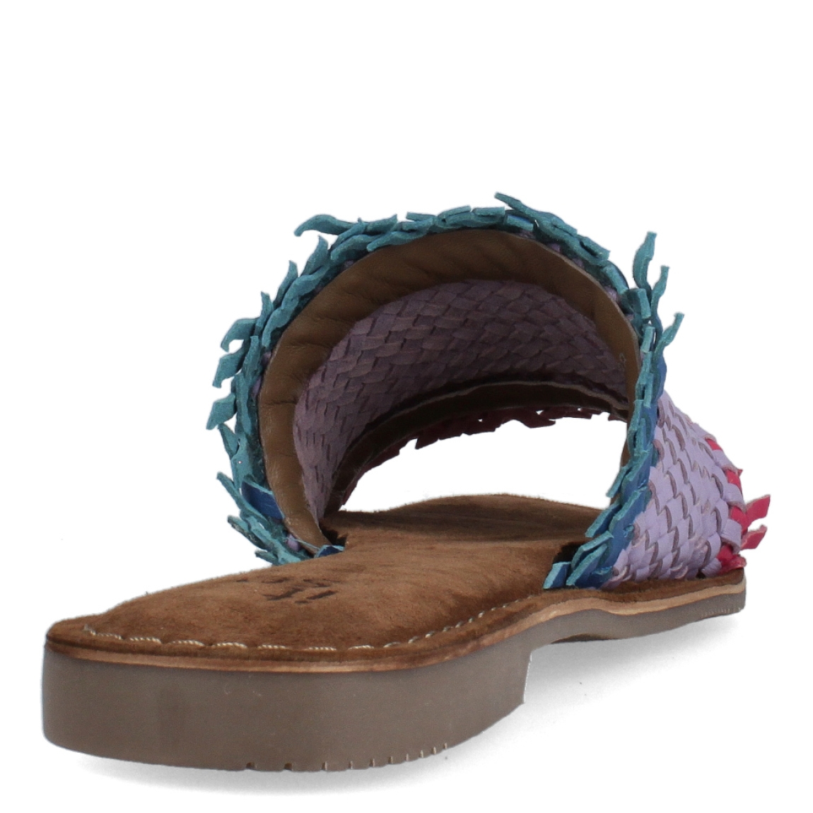 Chanclas de la marca Itse, modelo VARLEY. Chanclas elaboradas en piel trenzada color lila. Interior en ante color marrón. Chanclas con suela plana. Estas chanclas Itse VARLEY tienen la comodidad que necesitas para tu día a día en esta temporada.