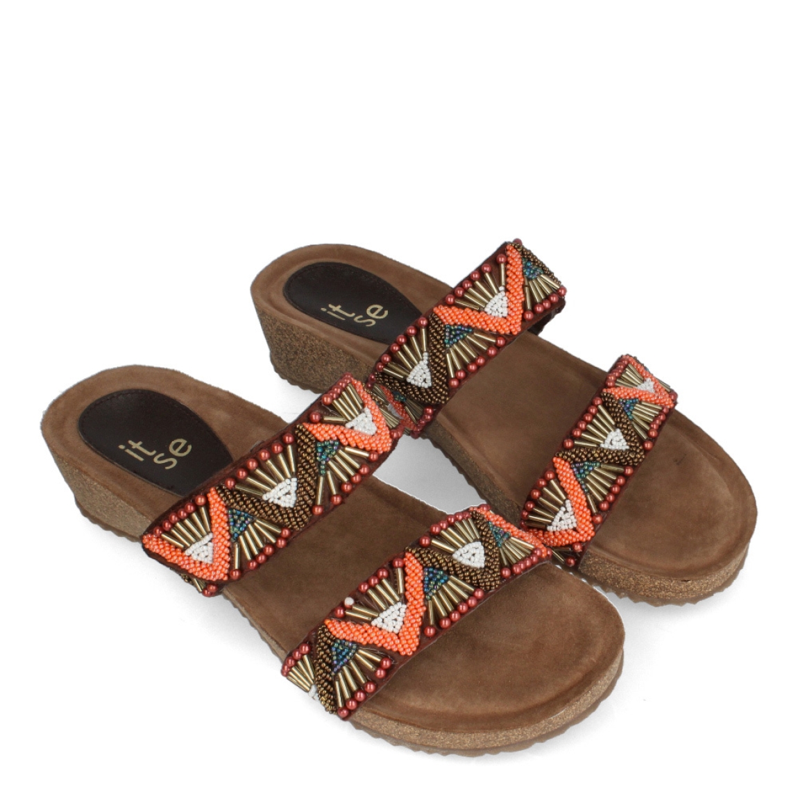 Sandalias de la marca Itse, modelo ISA. Exterior de las sandalias en piel color marrón con detalle en piedrería multicolor. Interior en ante color marrón. Sandalias con plataforma de 3cm de altura. Estas sandalias Itse ISA son perfectas para darle personalidad, estilo y comodidad a tus looks veraniegos. No te pueden faltar!
