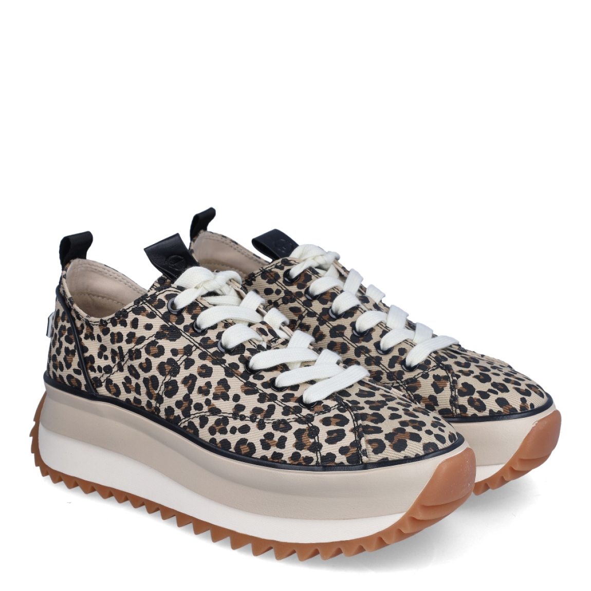 Depotivas de la marca Tamaris, modelo RAFA. Exterior de las deportivas en textil con estampado animal print de leopardo. Interior de las deportivas en textil . Cierre de las deportivas con cordones en color blanco. Suelas de las deportivas Tamaris hechas de goma y dentadas. Deportivas con plataforma de 4,5cm de altura. Estas deportivas Tamaris Rafa, además de se cómodas, tienen un estilo único que te ayudarán a destacar en tu día a día.